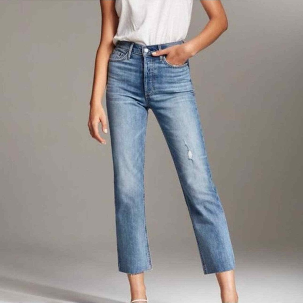 ARITZIA DENIM FORUM 26 The arlo high rise straight 26L raw hem button fly